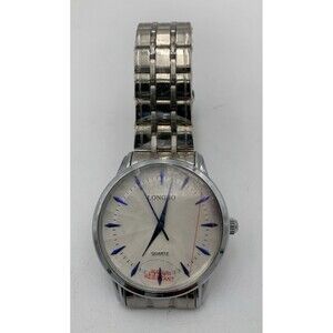 Longbo women watch silver tone 30mm quartz analog bracelet size 8 Battery needed